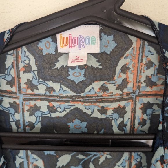 Lularoe Monroe Cover Up - Picture 3 of 7